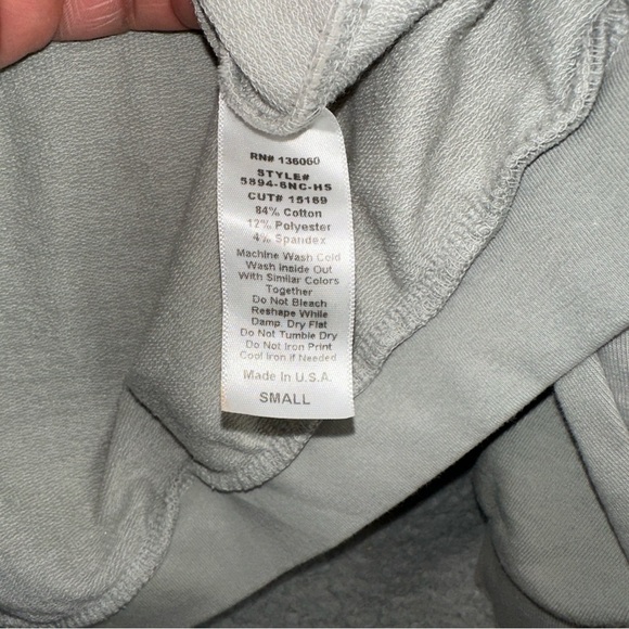 Magnolia Top Womens Small Green Embroidered Logo Sweatshirt - Picture 10 of 10